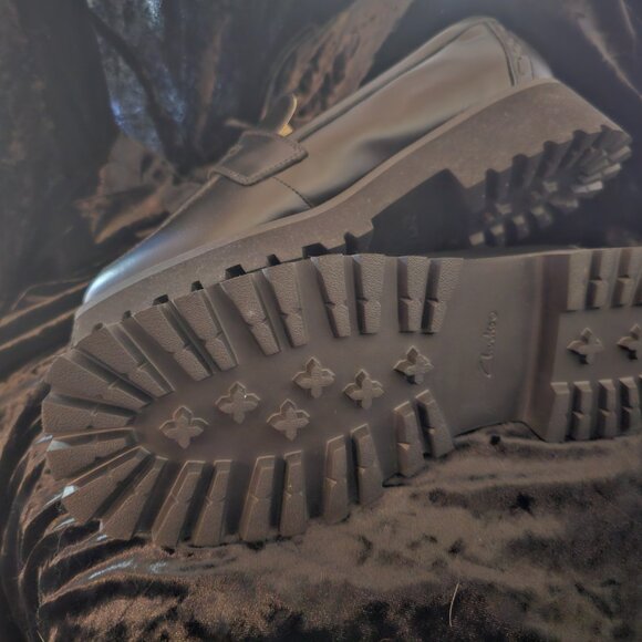 NEW Clarks Loafer Size 10 - Picture 3 of 3